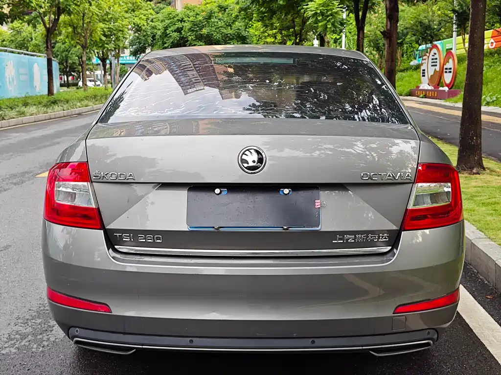 Skoda Octavia 2017 — фото 15