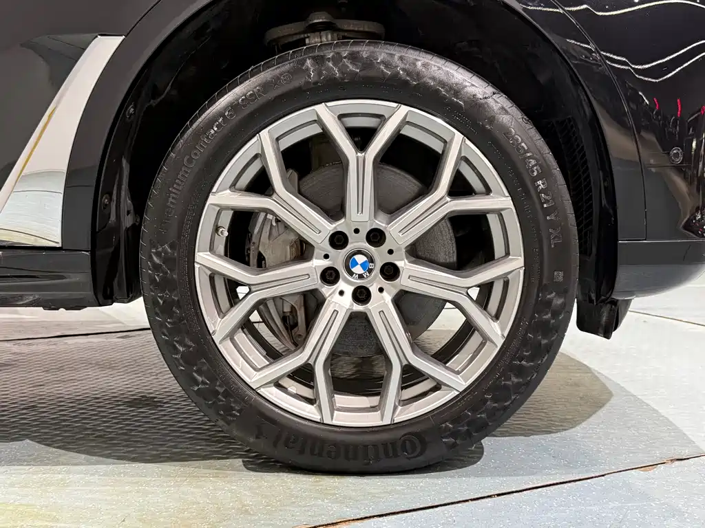BMW X7 2021 — фото 18