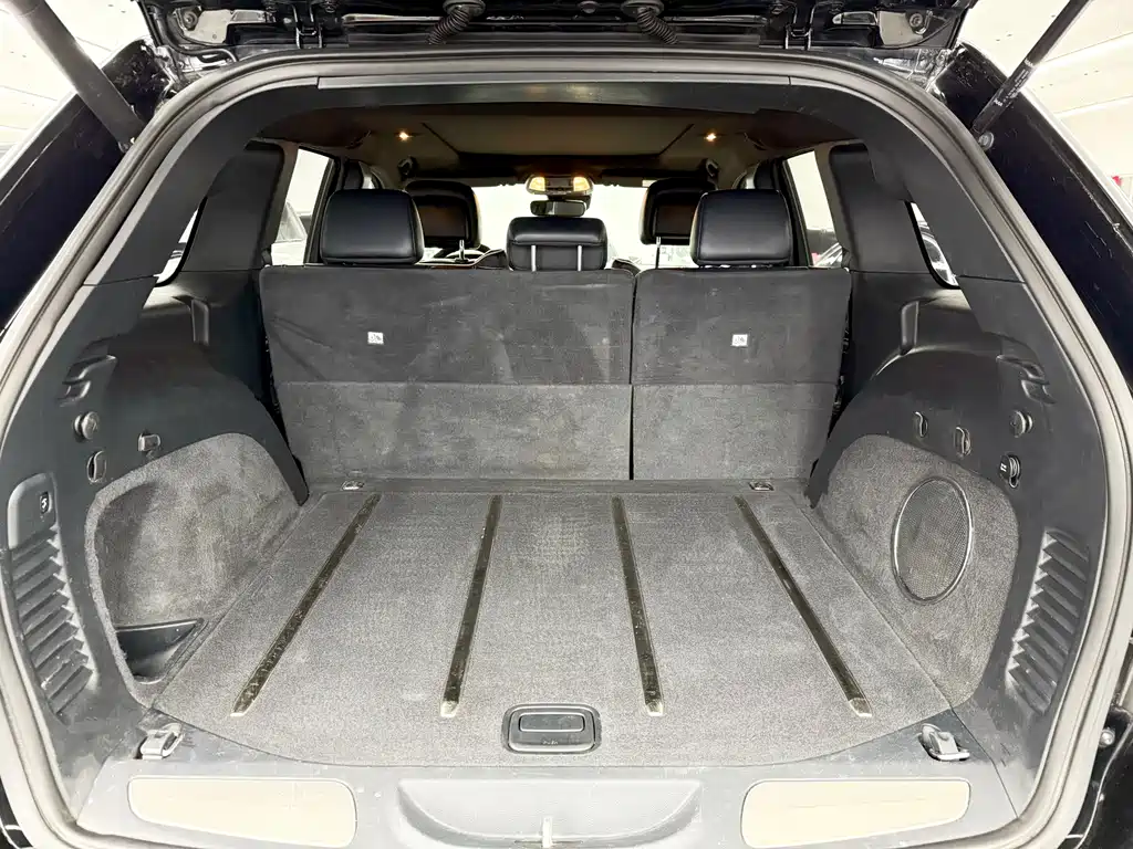 Jeep Grand Cherokee 2018 — фото 19