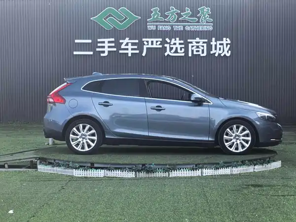 Volvo V40 2013