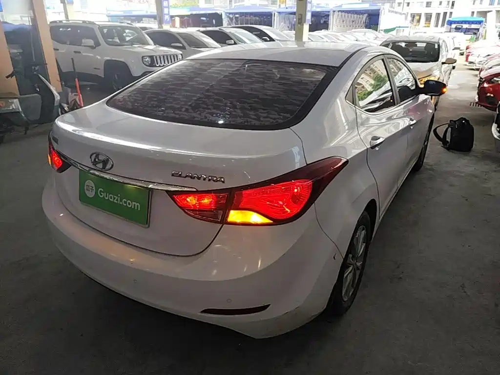 Hyundai Elantra 2017