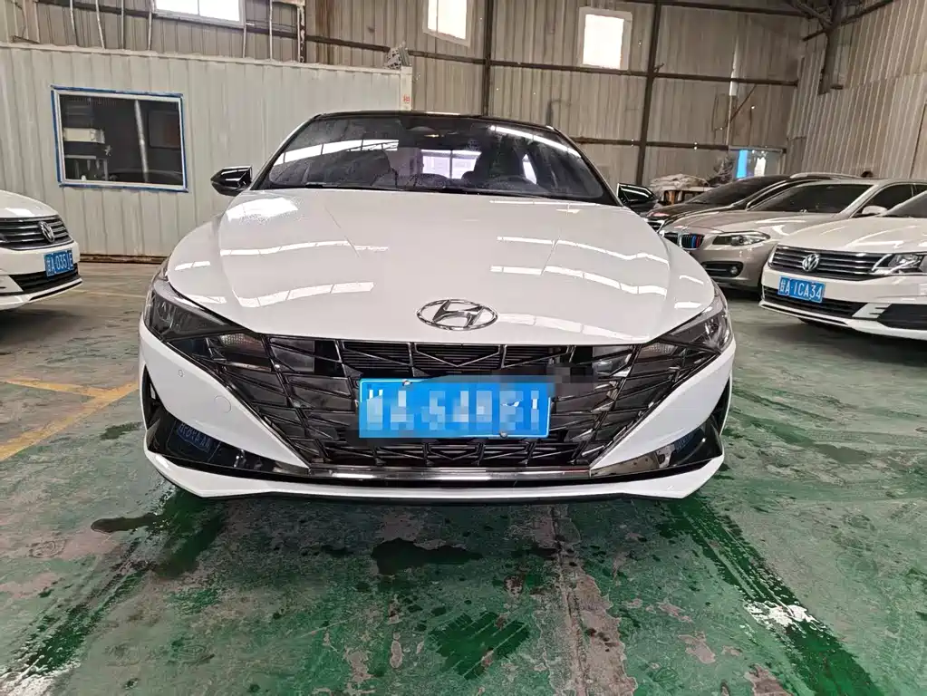 Hyundai Elantra 2023