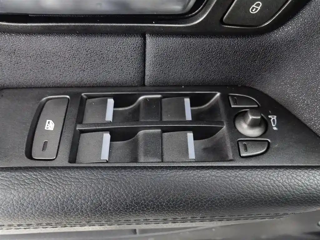 Land Rover Evoque 2018 — фото 9