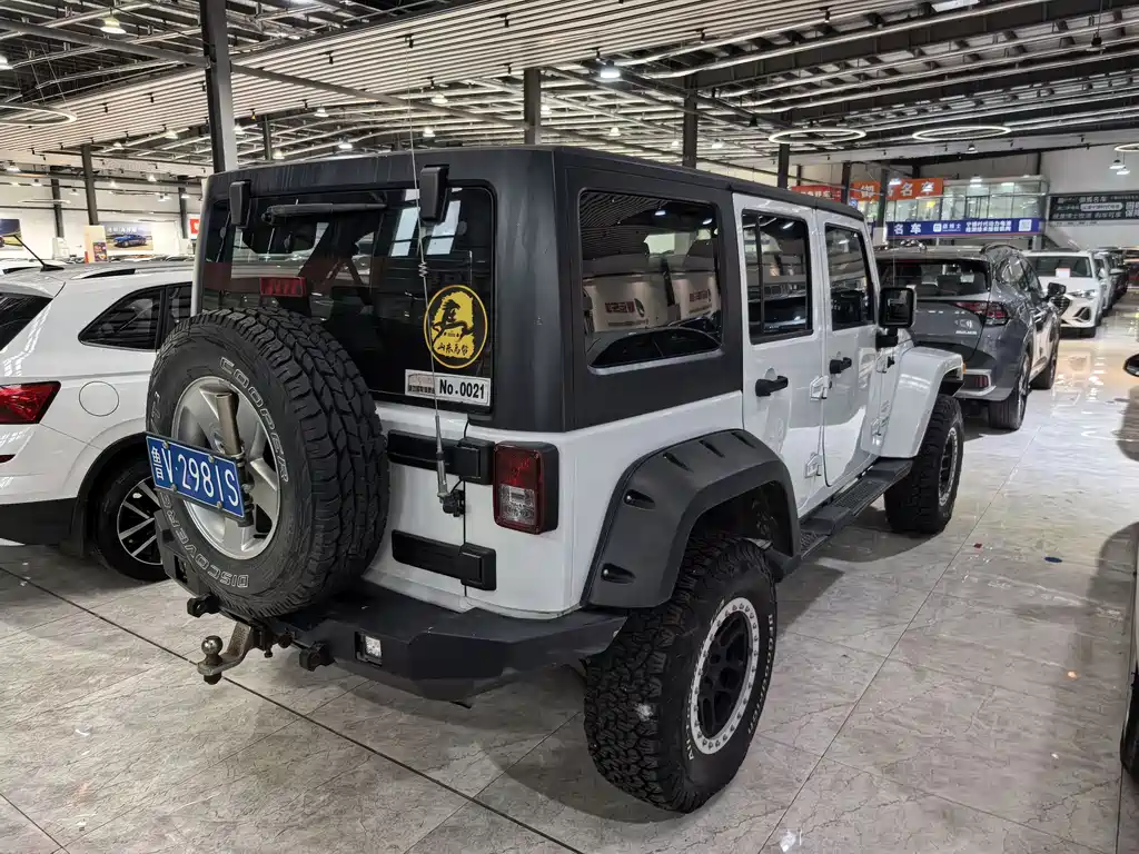 Jeep Wrangler 2015 — фото 3