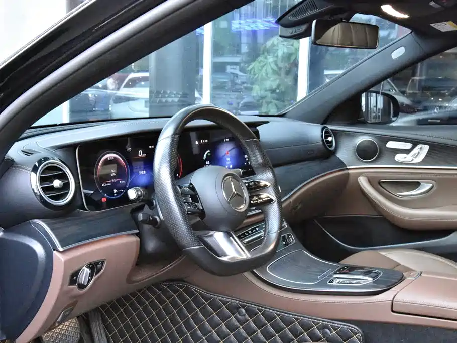 Mercedes-Benz E-Class 2022 — фото 9