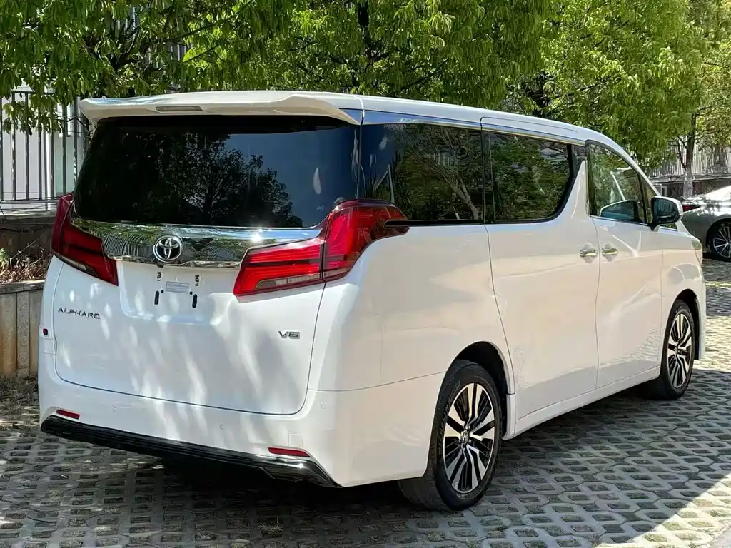 Toyota Alphard 2018 — фото 9