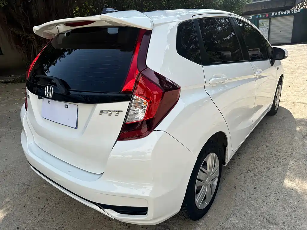 Honda Fit 2018 — фото 8