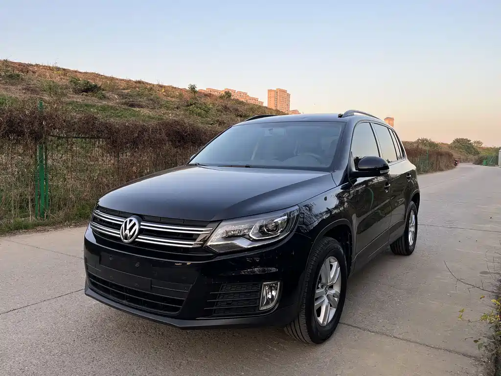 Volkswagen Tiguan 2016 — фото 1