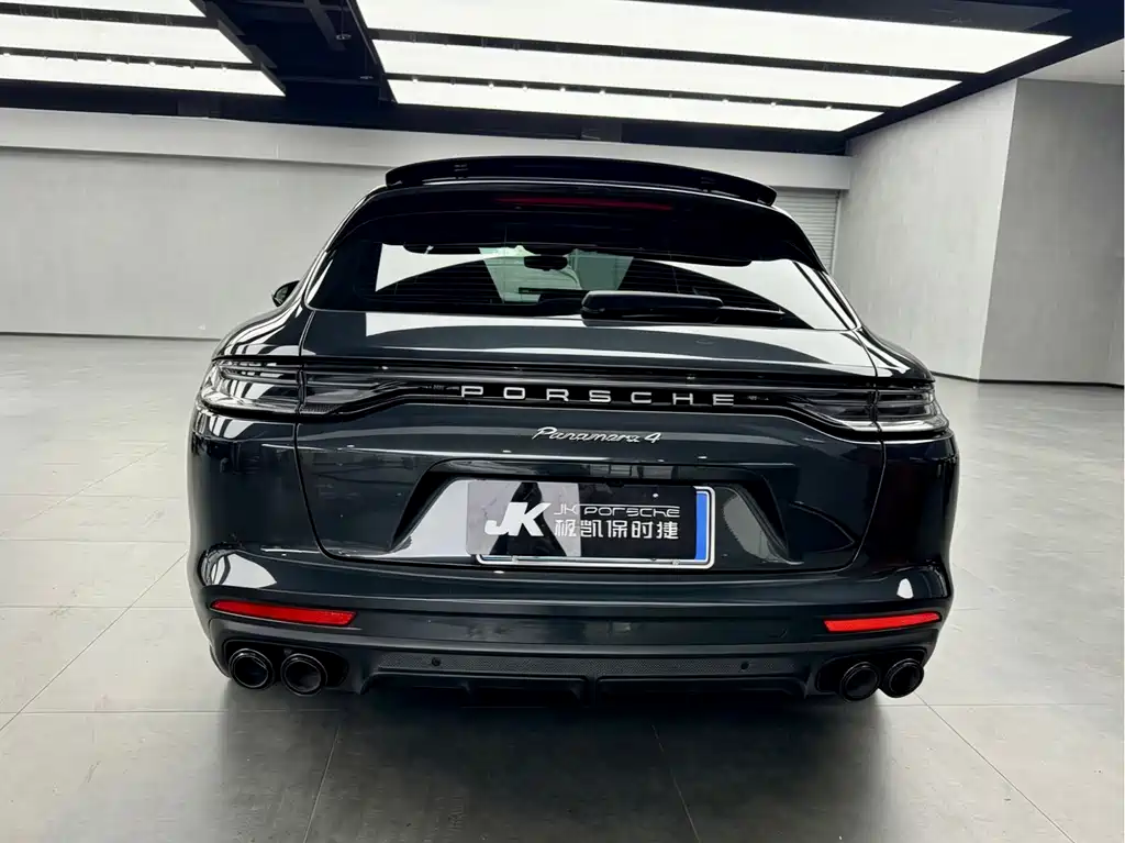 Porsche Panamera 2023