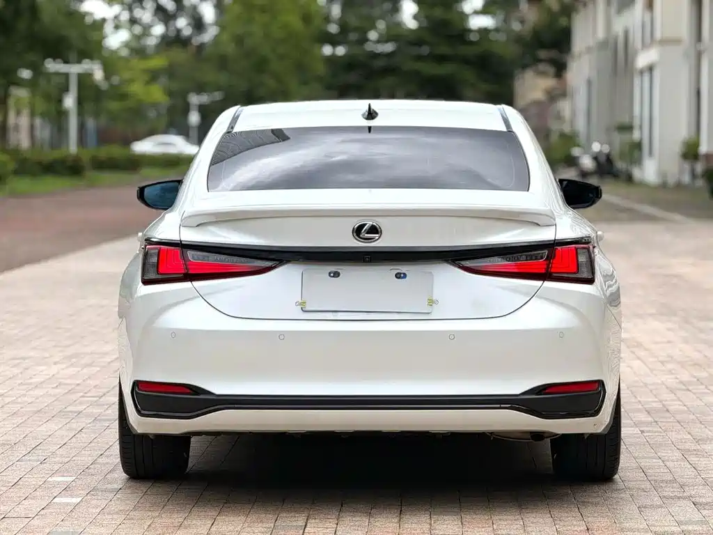 Lexus ES 2024 — фото 14