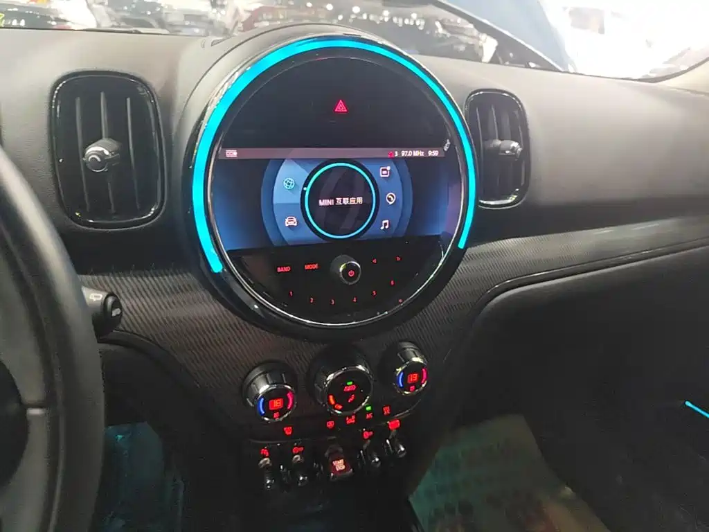 MINI Countryman 2021 — фото 13
