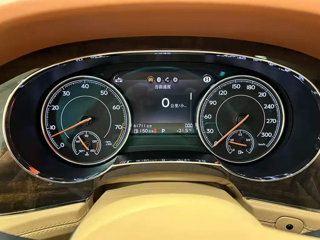 Bentley Bentayga 2020 — фото 10