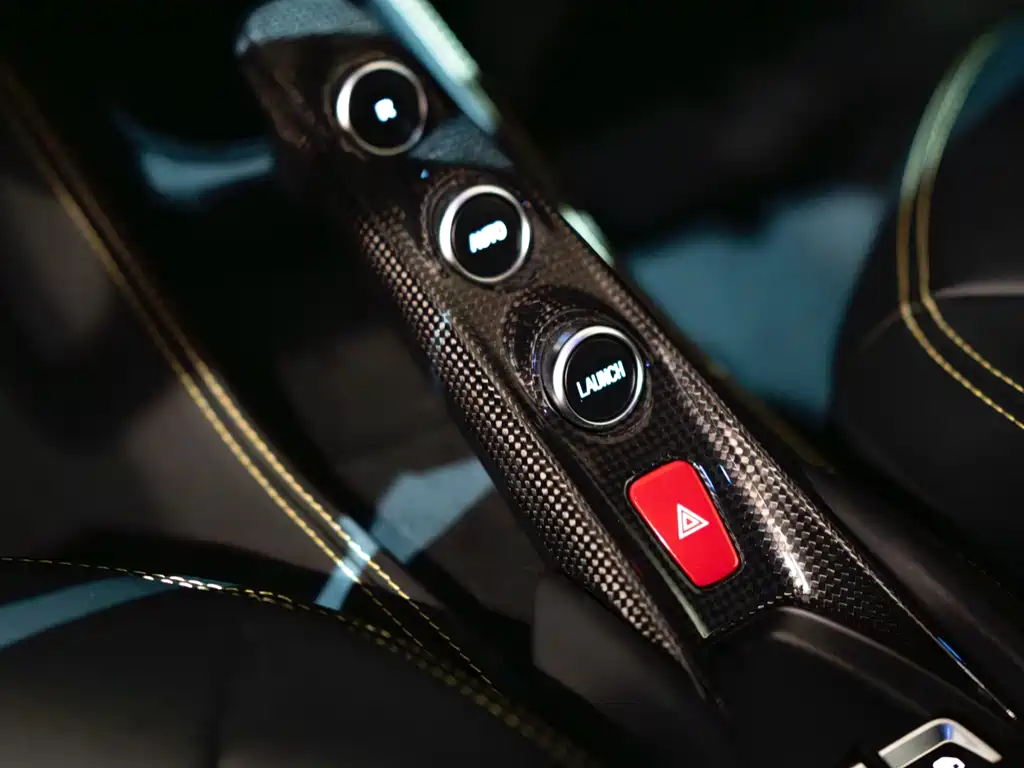 Ferrari F8 2021 — фото 8
