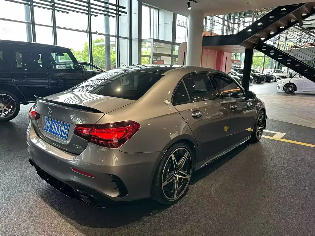 Mercedes-Benz A-Class AMG 2025 — фото 4