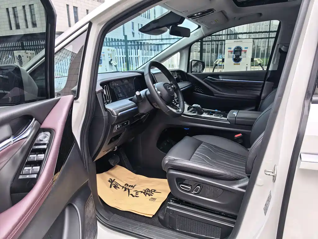 GAC Motor Trumpchi M8 2023 — фото 9
