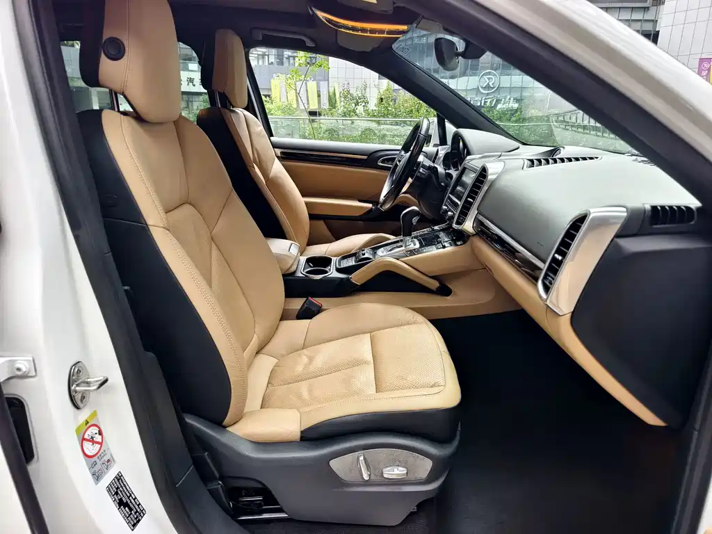 Porsche Cayenne 2015 — фото 11
