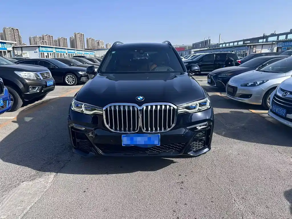 BMW X7 2021