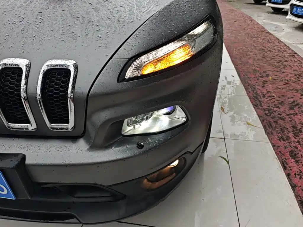 Jeep Cherokee 2015 — фото 24