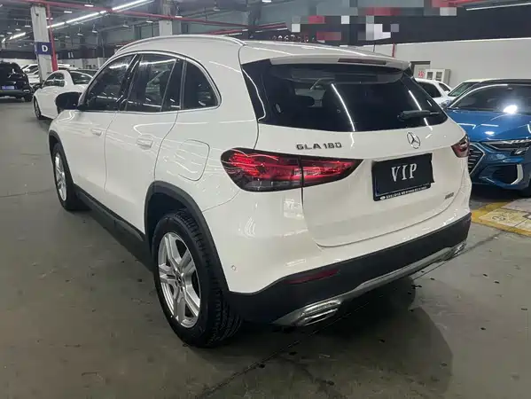 Mercedes-Benz GLA 2021
