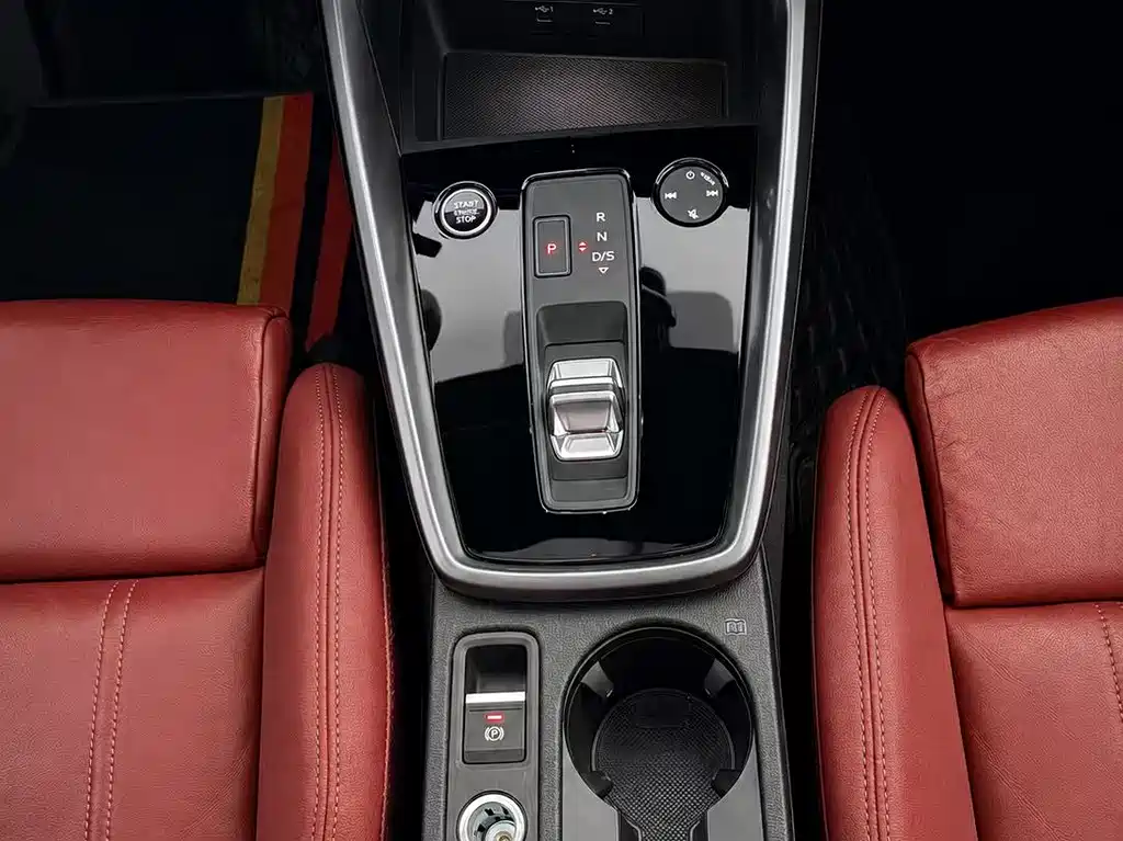 Audi A3 2023 — фото 10