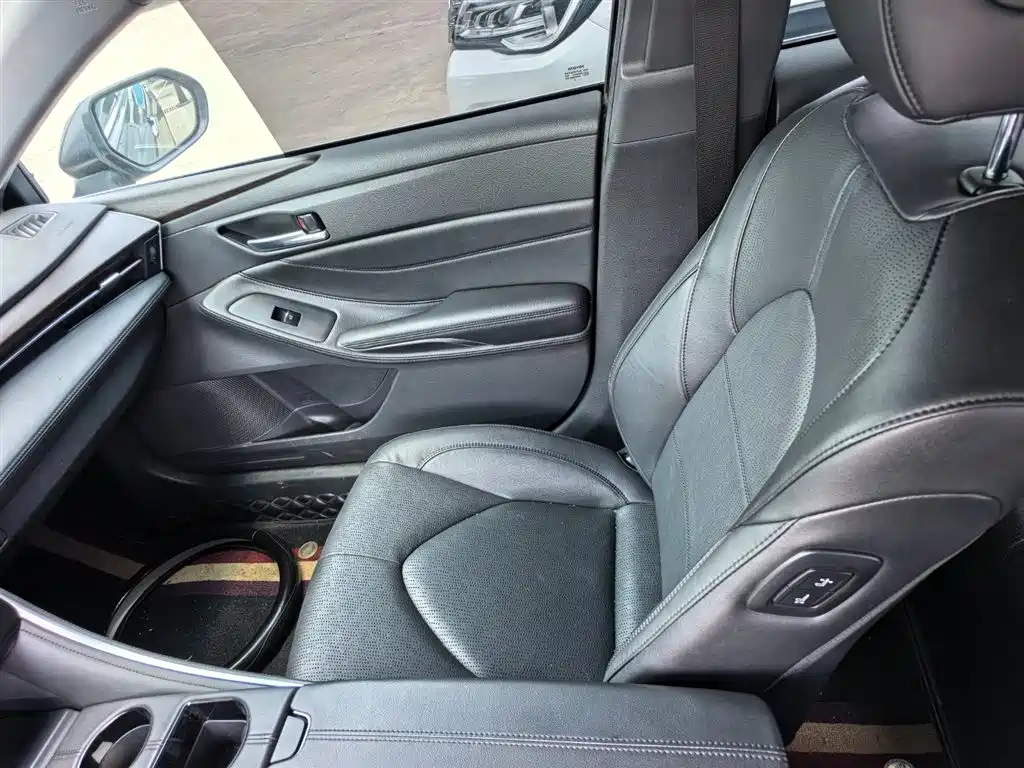 Toyota Avalon 2022 — фото 11