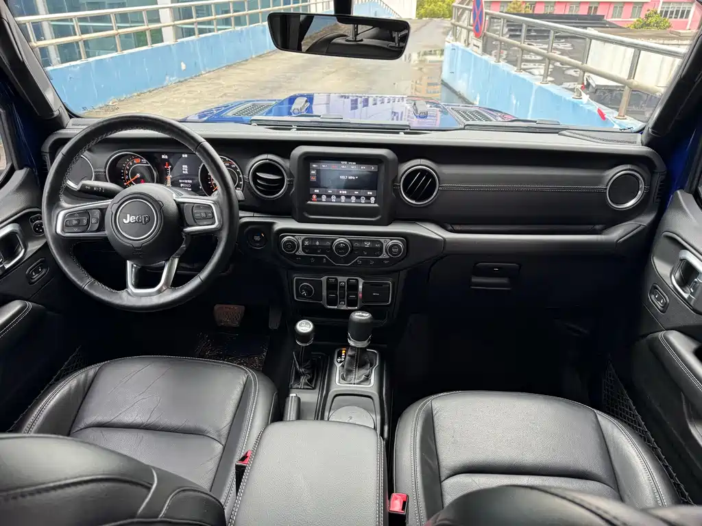 Jeep Wrangler 2019 — фото 10