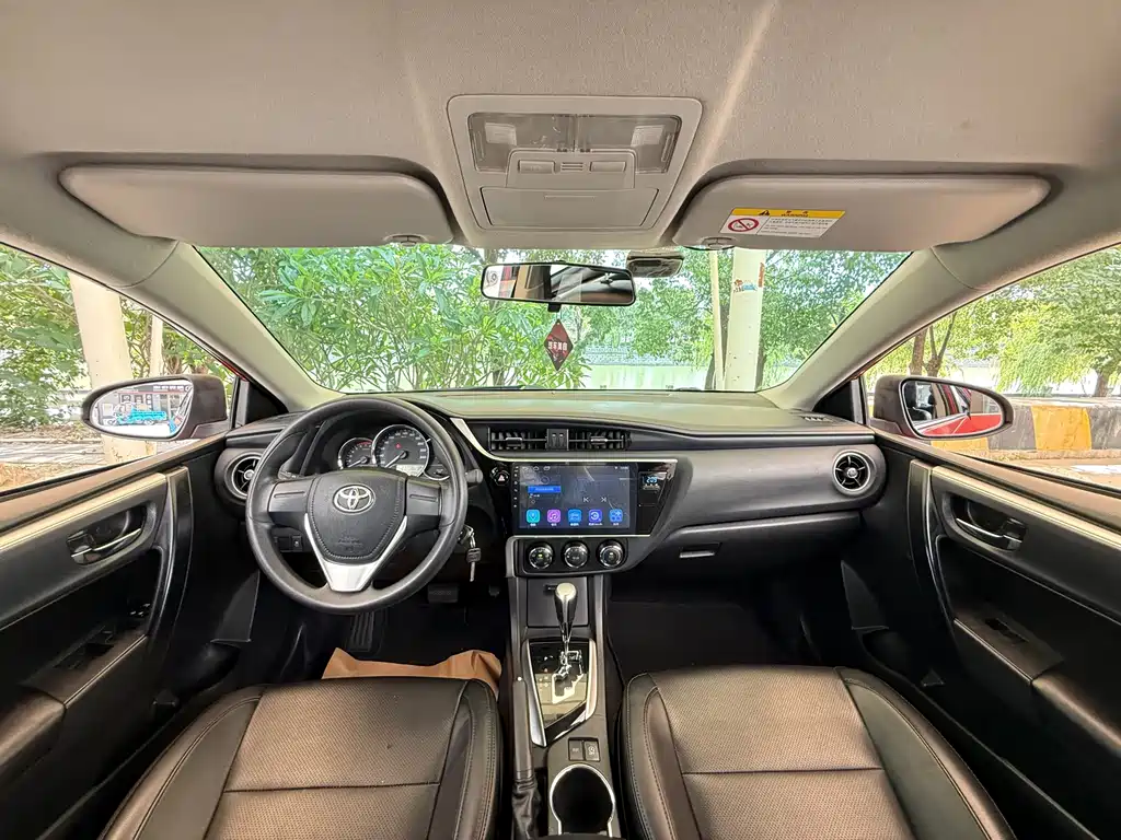 Toyota Corolla 2018 — фото 13