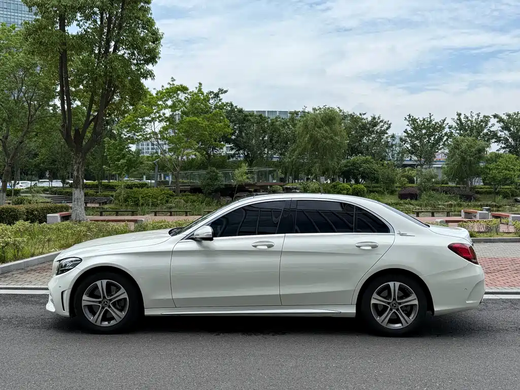 Mercedes-Benz C-Class 2020 — фото 3