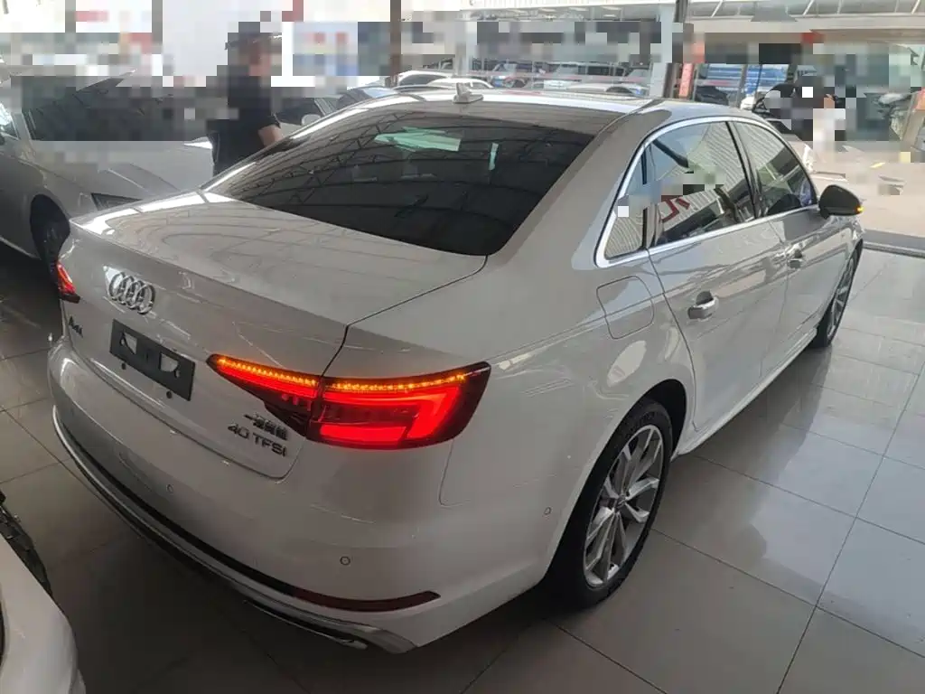 Audi A4L 2019