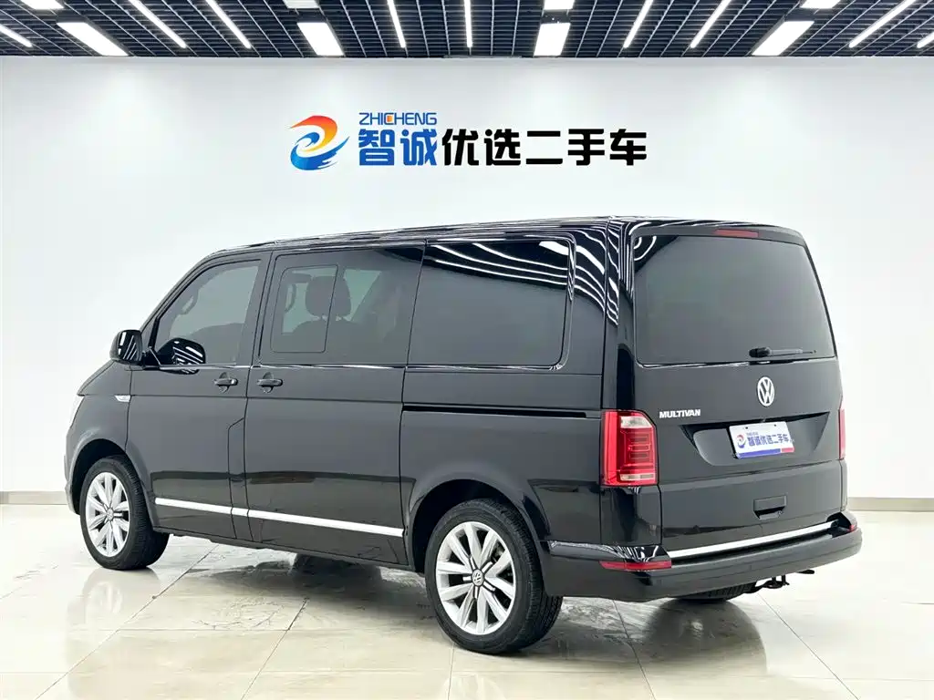 Volkswagen Multivan 2018 — фото 22