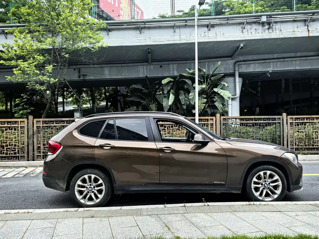 BMW X1 2015 — фото 10