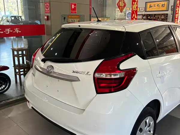 Toyota Yaris L 2016