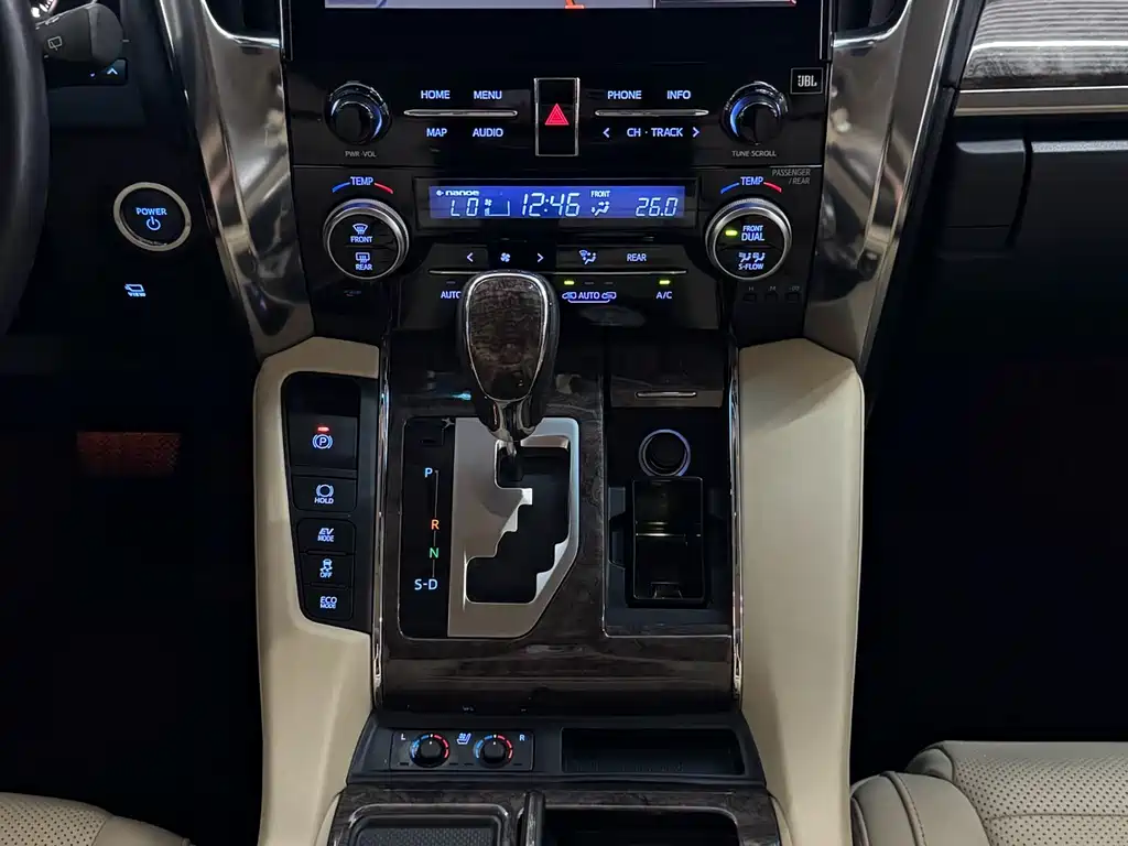 Toyota Alphard 2022 — фото 12