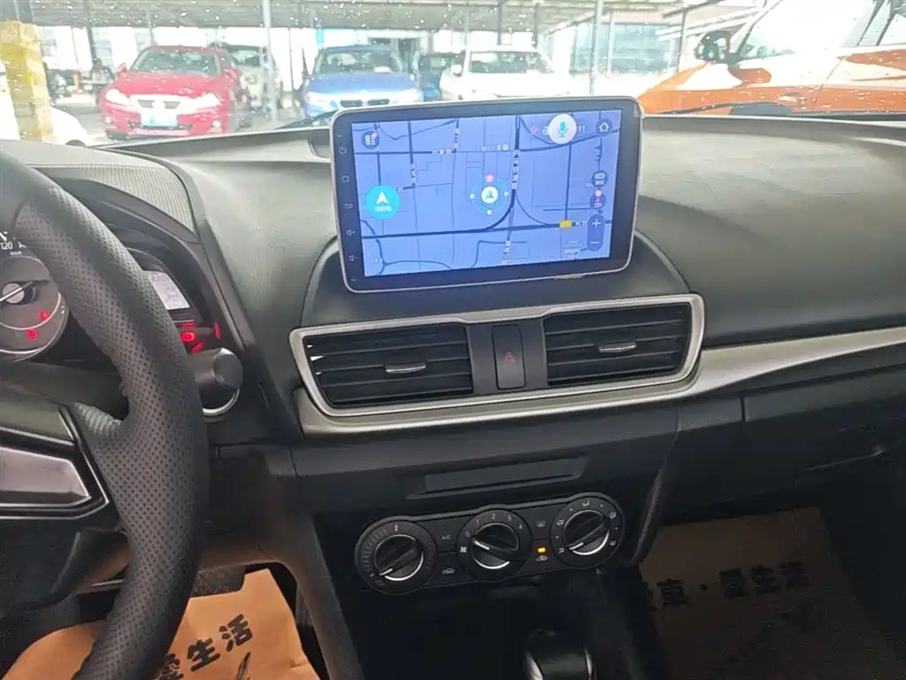 Mazda 3 Axela 2019 — фото 13