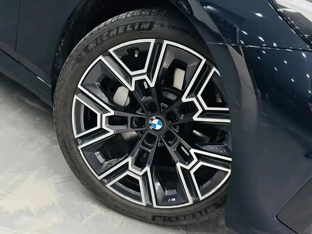 BMW 5 Series 2024 — фото 10