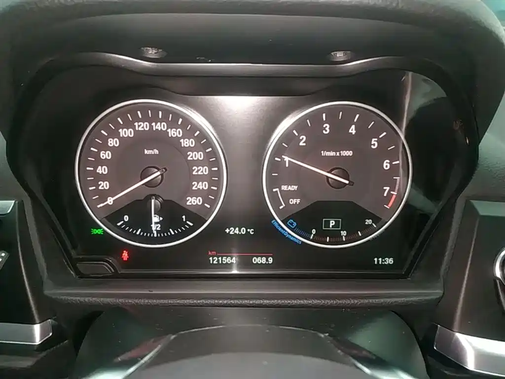BMW 1 Series 2018 — фото 12