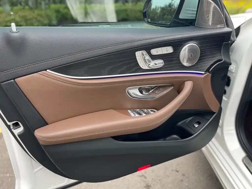 Mercedes-Benz E-Class 2021 — фото 11