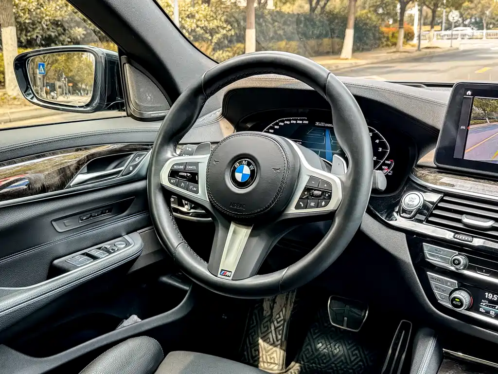 BMW 6 Series GT 2023 — фото 20