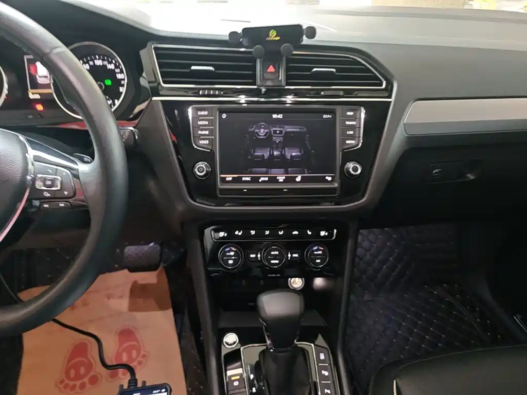 Volkswagen Tiguan L 2018 — фото 13
