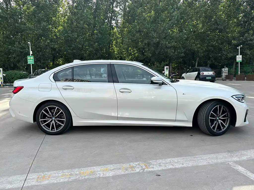 BMW 3 Series 2021