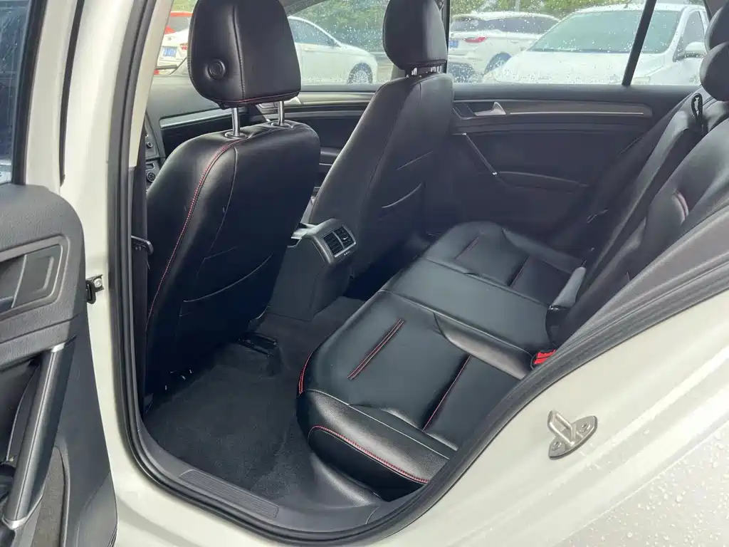 Volkswagen Golf 2016