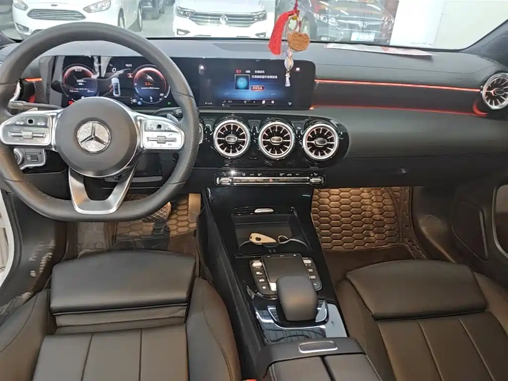 Mercedes-Benz A-Class 2022 — фото 13