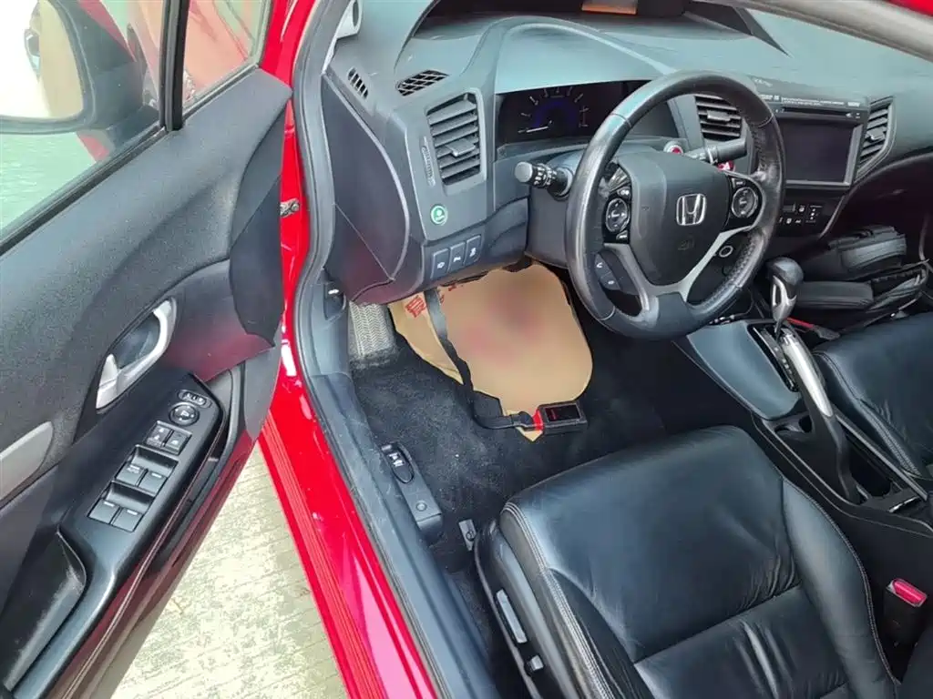 Honda Civic 2015 — фото 16