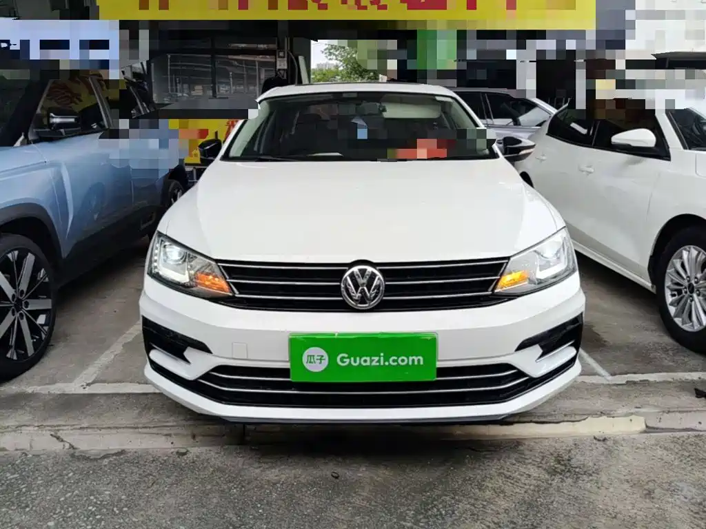 Volkswagen Sagitar 2018