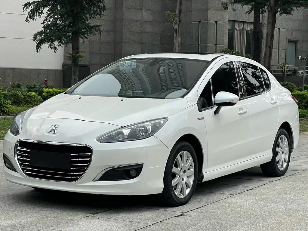 Peugeot 308 2014 — фото 1