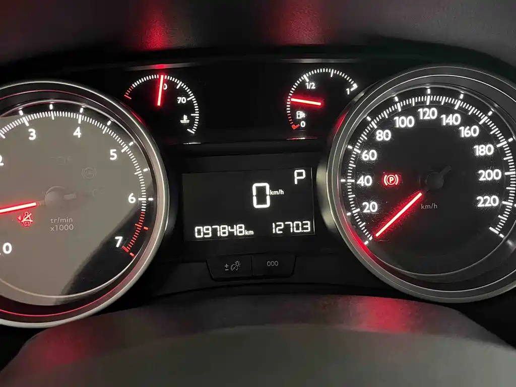 Peugeot 408 2016
