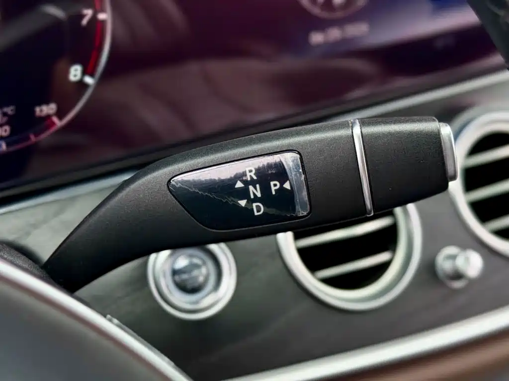 Mercedes-Benz E-Class 2018 — фото 20
