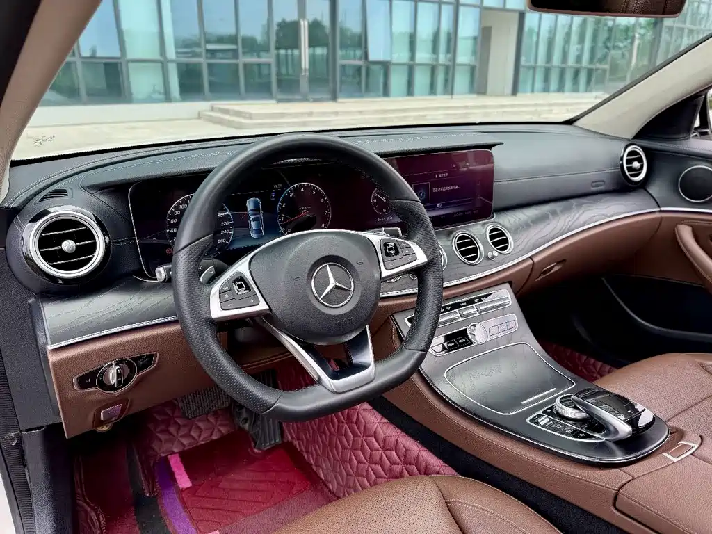 Mercedes-Benz E-Class 2018 — фото 16