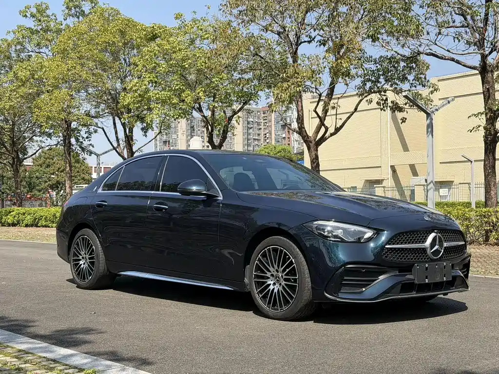 Mercedes-Benz C-Class 2023 — фото 3