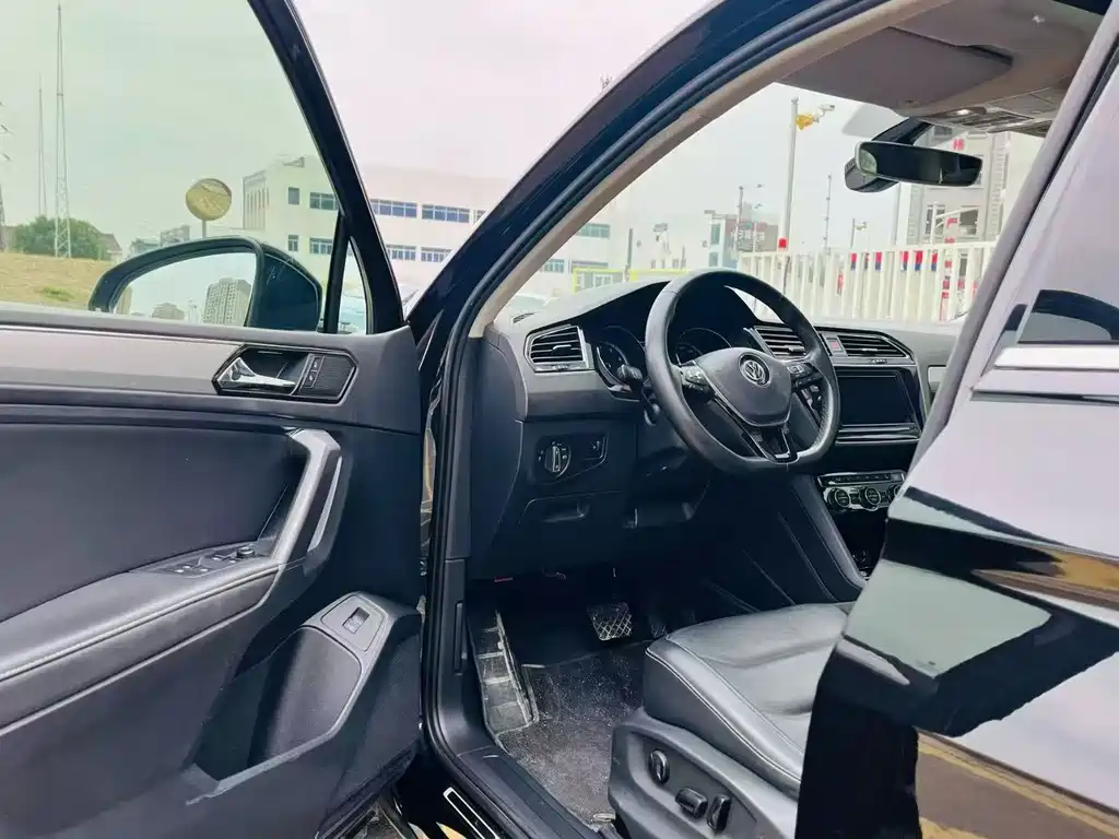 Volkswagen Tiguan L 2019 — фото 11